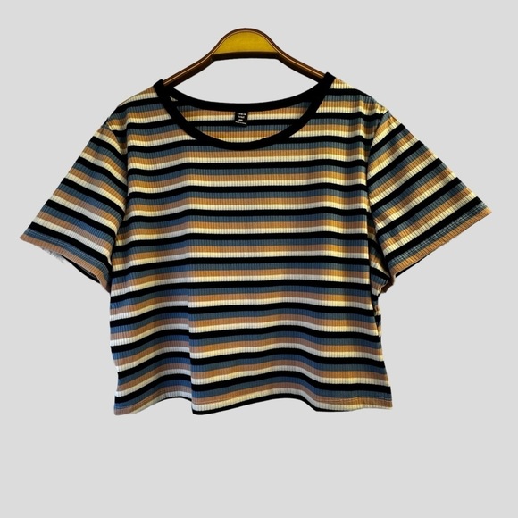 SHEIN Women’s Top 4XL Cropped Stripe Short Sleeves - Picture 1 of 8